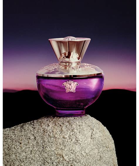 pubblicità dylan purple versace|versace perfume campaign 2022.